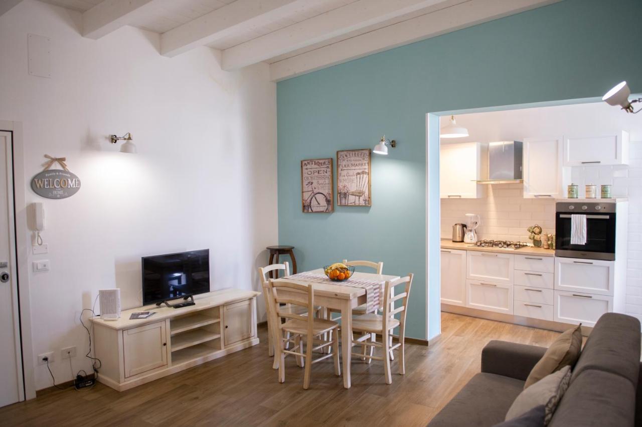 Color Apartment モノーポリ エクステリア 写真