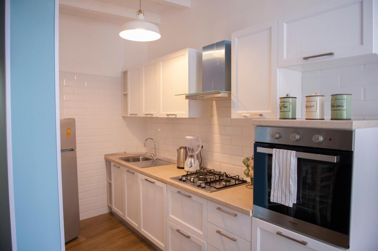 Color Apartment モノーポリ エクステリア 写真