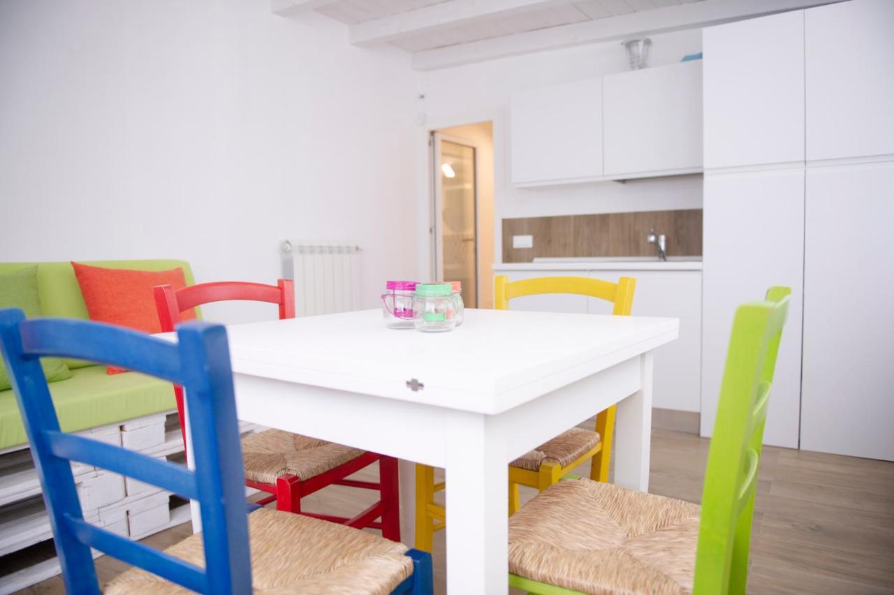 Color Apartment モノーポリ エクステリア 写真