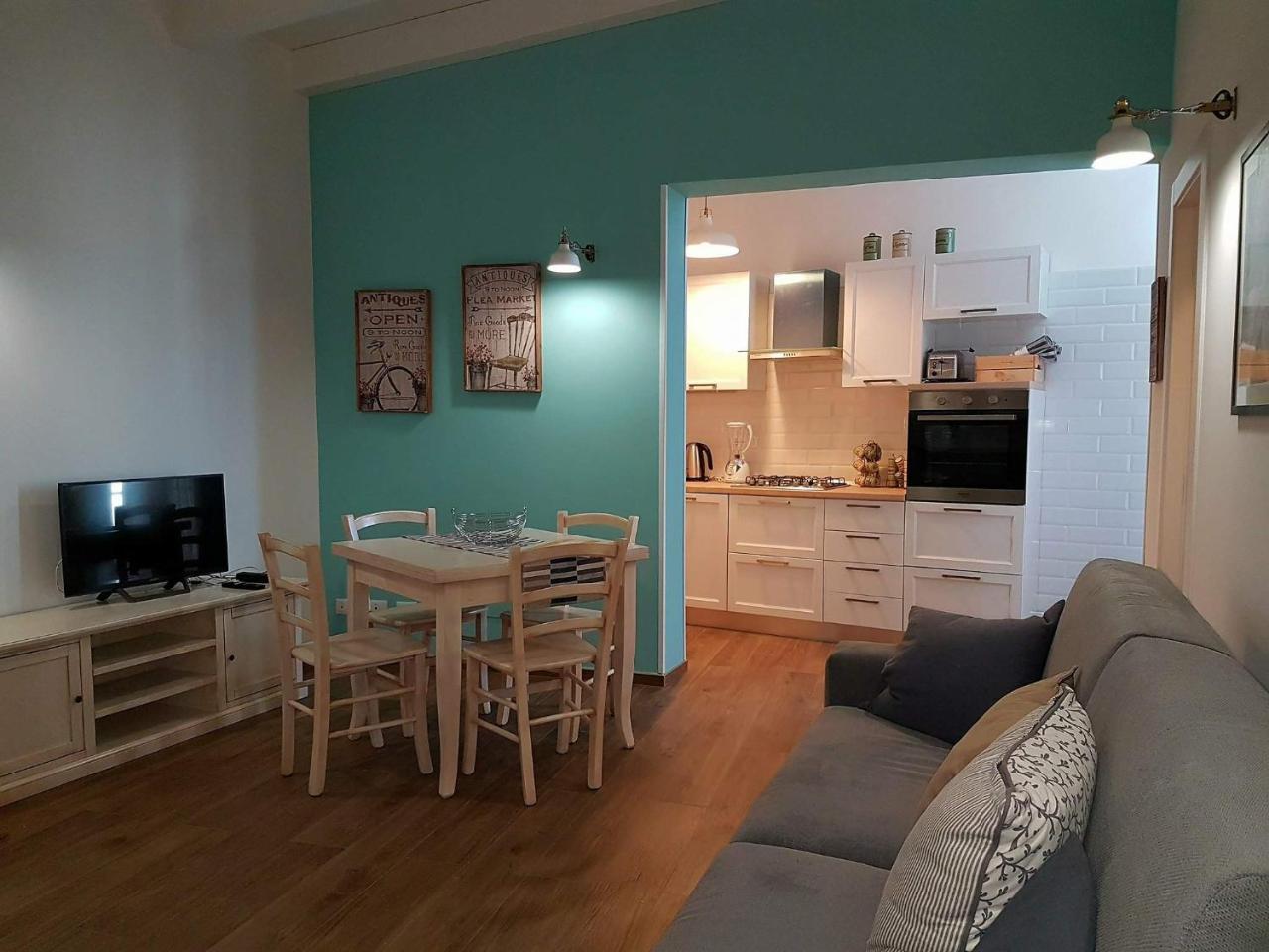 Color Apartment モノーポリ エクステリア 写真