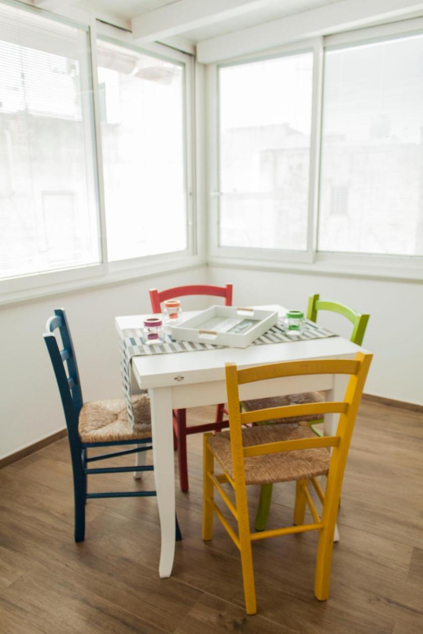 Color Apartment モノーポリ エクステリア 写真