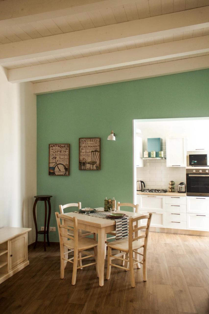 Color Apartment モノーポリ エクステリア 写真