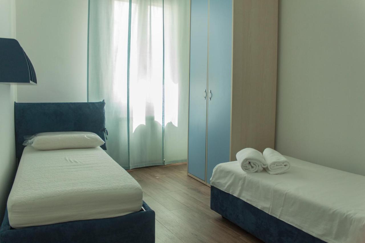 Color Apartment モノーポリ エクステリア 写真